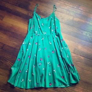 OldNavy Green Floral Dress. Large.